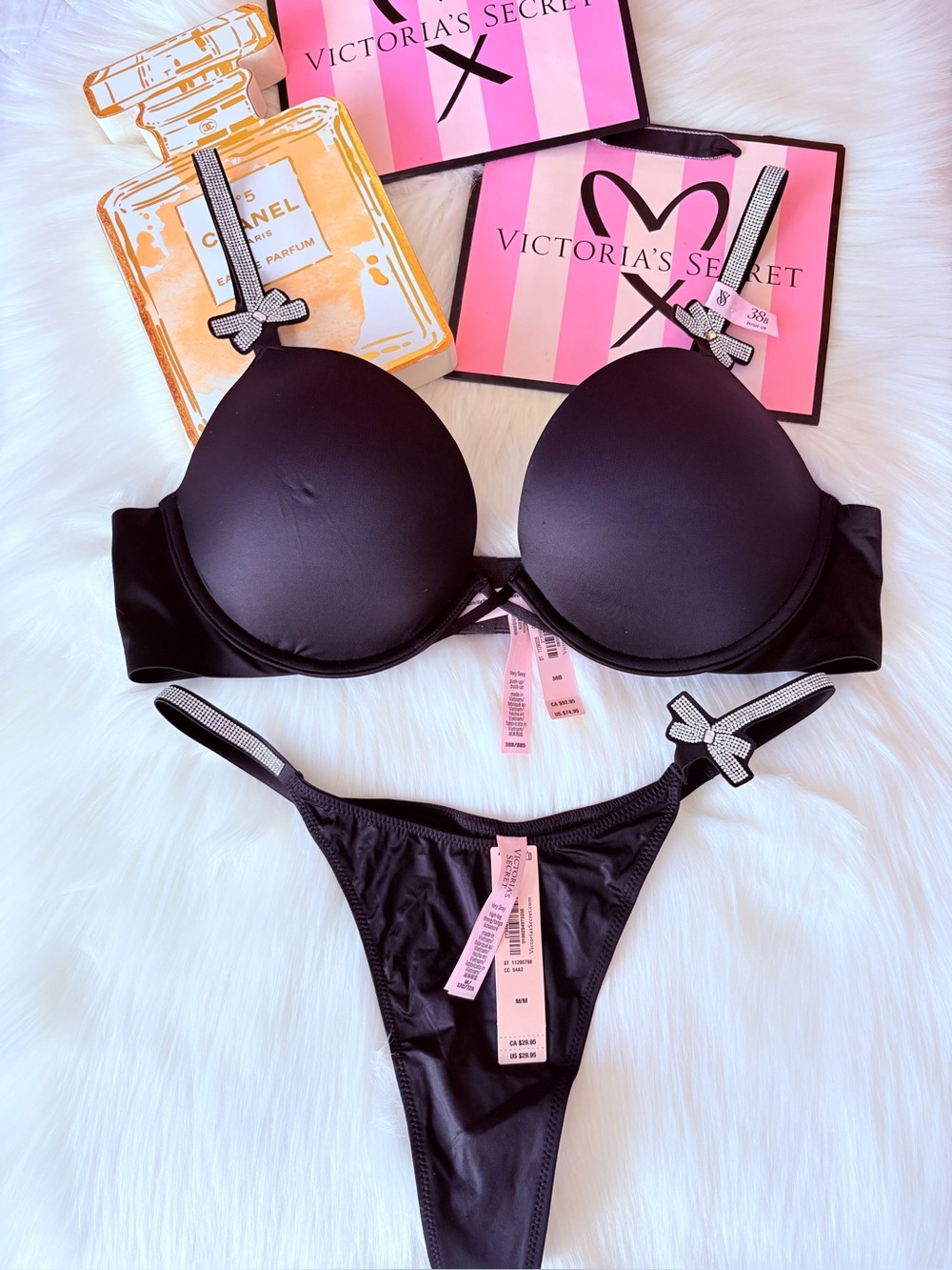 🩷🩷Victoria’s Secret shine strap bra and panty set (38B / M)🩷🩷